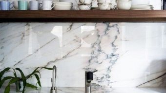 Có nên sử dụng bàn đá cẩm thạch trong nhà bếp của mình không?