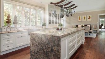 Tìm hiểu đá Marble ốp bếp vượt thời gian