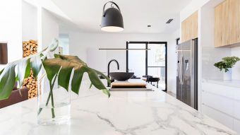 Chăm sóc thế nào để đá marble ốp bàn bếp luôn sáng bóng và hấp dẫn